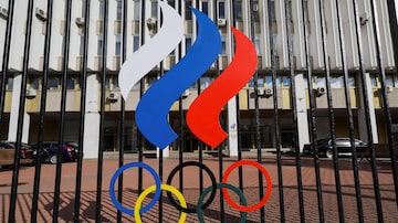 A view through a fence shows the Russian Olympic Committee headquarters in Moscow, Russia, October 13, 2023. The Russian Olympic Committee (ROC) was banned by the International Olympic Committee for recognizing regional organizations from four territories annexed from Ukraine, according to the IOC. REUTERS/Evgenia Novozhenina. Foto: Evgenia Novozhenina/Reuters