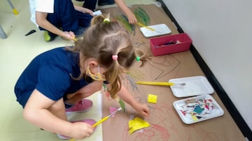 Aula de ateliê estimula a criatividade na Educação Infantil