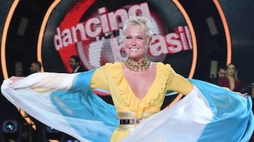 Xuxa à frente da apresentação do 'Dancing Brasil'. Foto: Blad Meneghel / Record TV / Divulgação