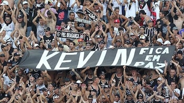 A Gaviões da Fiel, que a exemplo de todos os jogos, compareçeu a Bragança, também deixou uma mensagem. "Kevin, descanse em paz". Foto: Marcio Fernandes/AE