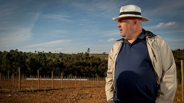 Luis Eduardo da Cruz na Serra da Mantiqueira, onde quer produzir vinhos. Foto: Ricardo Lilica/Estadão