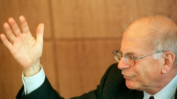 Trabalho de Kahneman foi realizado em grande parte na década de 1970 em colaboração com o também psicólogo Amos Tversky