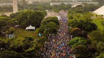 Maratona Internacional de São Paulo movimentou as ruas da capital paulista neste domingo (10). Foto: WERTHER SANTANA/ESTADÃO