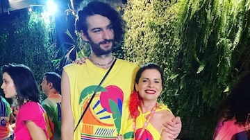 Débora Bloch e o filho, Hugo Anquier, em imagem compartilhada no Instagram da atriz. Foto: Reprodução/Instagram @deborablochoficial