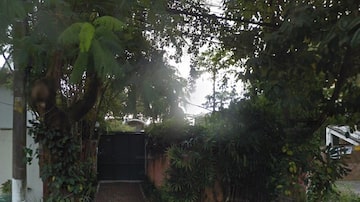 Maior parte da arquitetura da Casa Pery Campos, tombada pelo Conpresp, não pode ser vista da rua. Foto: Reprodução/Google Street View