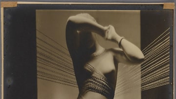 Uma exposição de fotografias de moda em Los Angeles pode ser a mais abrangente das décadas mais recentes. O ousado anúncio de Anton Bruehl para as roupas esportivas sob medida da Bonwit Teller em 1932. Foto: The New York Public Library, Fundações Astor, Lenox e Tilden