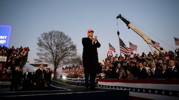 Ex-presidente Donald Trump em evento de campanha na Pensilvânia.