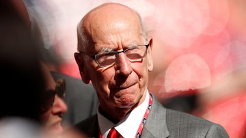 FILE PHOTO: Soccer Football - FA Cup Final - Chelsea vs Manchester United - Wembley Stadium, London, Britain - May 19, 2018   Sir Bobby Charlton before the match   Action Images via Reuters/Lee Smith/File Photo. Foto: Lee Smith/Reuters