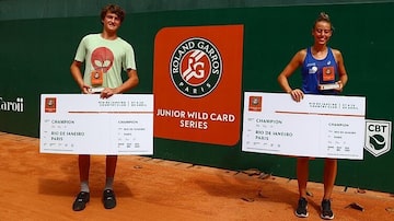 João Fonseca e Olivia Carneiro se classificaram para a disputa do Roland Garros Junior em junho. Foto: Marcello Zambrana