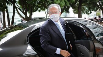 Enquanto Guedes identifica seus detratores, o Brasil padece com a nova onda da pandemia. Foto: Dida Sampaio/Estadão