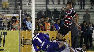 Vasco arrancou empate do Santa Cruz com gol no fim. Foto: Paulo Fernandes/Divulgação