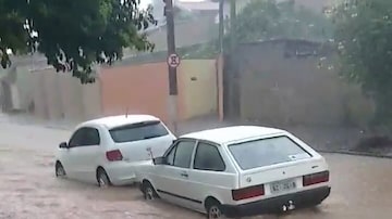 Fortes chuvas provocam alagamentos em cidades do Espírito Santo; há registro de mortes e deslizamentos de terra. Foto: Reprodução/Vídeo