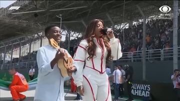 Ludmilla canta Hino Nacional no GP São Paulo da F1. Foto: Reprodução de Vídeo/YouTube/@EsportenaBand