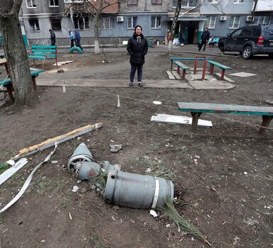 Russos teriam usado armas químicas em Mariupol, dizem forças ucranianas