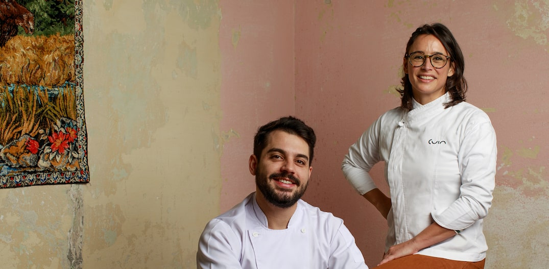 O chef Tuca Mezzomo, do Charco Restaurante, e a chef Bel Coelho, do Cuia Café. Foto: Julia Rodrigues