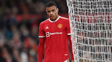 (FILES) In this file photo taken on January 3, 2022 Manchester United's English striker Mason Greenwood is substituted during the English Premier League football match between Manchester United and Wolverhampton Wanderers at Old Trafford in Manchester, north west England. - Manchester United forward Mason Greenwood has been charged with attempted rape, engaging in controlling and coercive behaviour, and assault occasioning actual bodily harm, prosecutors said Saturday, Ocober 15, (Photo by Paul ELLIS / AFP) / RESTRICTED TO EDITORIAL USE. No use with unauthorized audio, video, data, fixture lists, club/league logos or 'live' services. Online in-match use limited to 120 images. An additional 40 images may be used in extra time. No video emulation. Social media in-match use limited to 120 images. An additional 40 images may be used in extra time. No use in betting publications, games or single club/league/player publications. / . Foto: Paul Ellis/AFP
