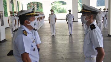 Ação do MPF pede fim de "padrões estéticos e de comportamentos baseados na cultura militar". Foto: Colégio Naval/Marinha