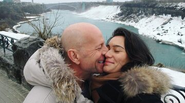 Bruce Willis e sua mulher, Emma Willis. Foto: @emmahemingwillis Via Instagram