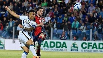 Lautaro Martínez fez dois gols na vitória da Internacionale. Foto: Alberto PIZZOLI / AFP