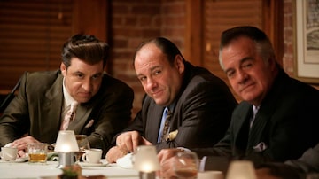 James Gandolfini, ao centro, como Tony Soprano. Foto: Craig Blankenhorn/HBO via The New York Times