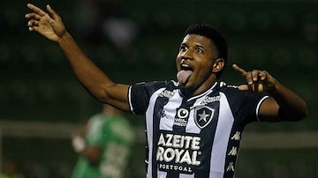 Rhuan celebra seu primeiro gol pelo Botafogo. Foto: Vitor Slva/Botafogo