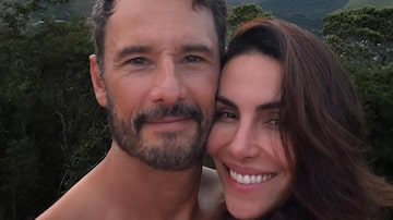 O ator Rodrigo Santoro e a mulher Mel Franckoniak em foto publicada por ela no Instagram em 2 de dezembro de 2023. Foto: Reprodução/Instagram/@melfronck