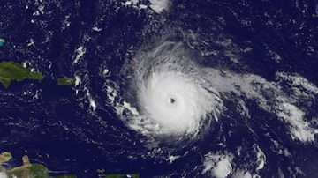 Imagens de satélites mostram furacão Irma ao se aproximar das Ilhas do Caribe. Foto: EFE/NASA/NOAA GOES Project/
