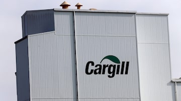 FILE PHOTO: A Cargill logo is pictured on the Provimi Kliba and Protector animal nutrition factory in Lucens, Switzerland, September 22, 2016. REUTERS/Denis Balibouse/File Photo. Foto: Denis Balibouse/Reuters