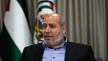 Khalil al-Hayya, membro do comitê central do Hamas que representou o grupo terrorista palestino nas negociações para um cessar-fogo e acordo de troca de reféns, fala em entrevista à Associated Press, em Istambul, na Turquia