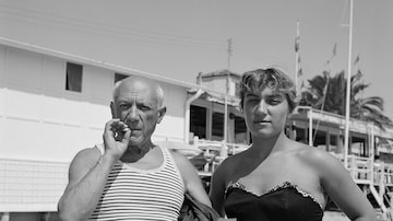 O pintor espanhol Pablo Picasso e sua filha Maya Ruiz-Picasso, em foto sem data revelada. Foto: Edward Quinn / EFE
