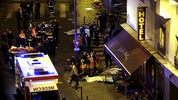 Em uma noite de pânico e terror, ao menos três atentados simultâneos atingiram a França em 2015. Foto: REUTERS/Philippe Wojazer