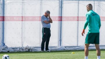 Fernando Santos treina seleção portuguesa sem Martins e Guerreiro. Foto: Paulo Novais/EFE