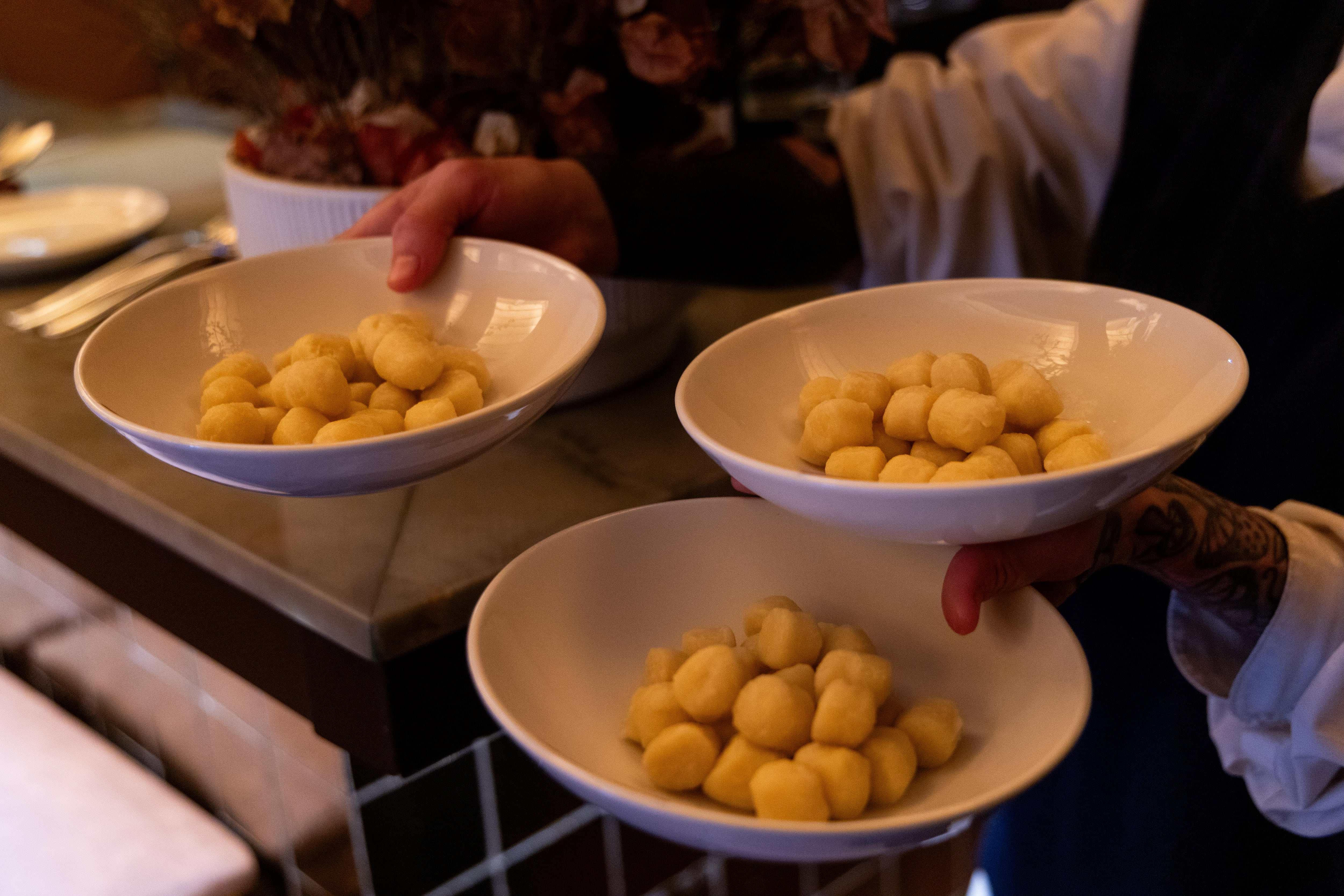 Paladar Testou nhoque de batata no restaurante Lina, com os jurados Bia Limoni, chef do Lina, Rebato Carioni, chef do Cosi, Marcelo Laskani, chef do Piu e Gui Amorim, pastaio do La Cura.