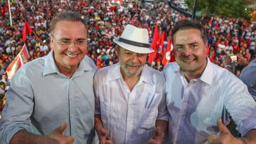 Renan Calheiros, Lula e o governador de Alagoas, Renan Calheiros Filho, em Arapiraca, durante caravana do petista. Foto: Ricardo Stuckert