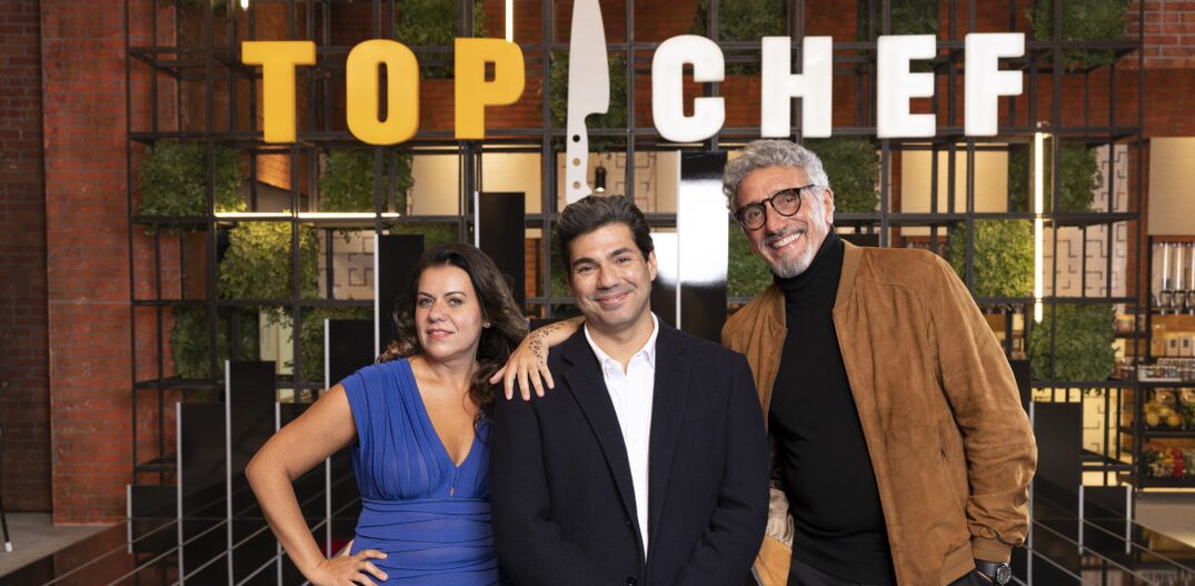 Janaína Rueda, Felipe Bronze e Emmanuel Bassoleil são os apresentadores do Top Chef Brasil. Foto:  Reprodução | Instagram @topchefbrasil