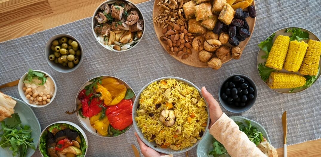 Comida Halal; saiba quais as comidas permitidas na Lei Islâmica. Foto: Freepik