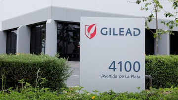FILE PHOTO: Gilead Sciences Inc pharmaceutical company is seen in Oceanside, California, U.S., April 29, 2020. REUTERS/Mike Blake/File Photo