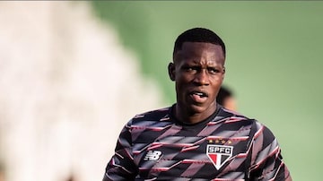 Senegalês Iba Ly foi incorporado aos profissionais do São Paulo nesta temporada. Foto: Reprodução/@iba.ly