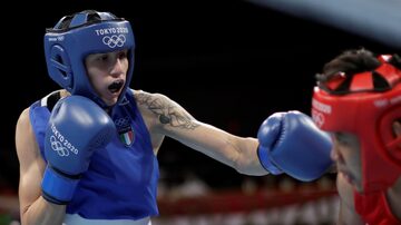 FILE PHOTO: Tokyo 2020 Olympics - Boxing - Women's Featherweight - Semifinal - KKG - Kokugikan Arena - Tokyo, Japan - July 31, 2021. Irma Testa of Italy in action against Nesthy Petecio of the Philippines REUTERS/Ueslei Marcelino/File Photo. Foto: Ueslei Marcelino/Reuters