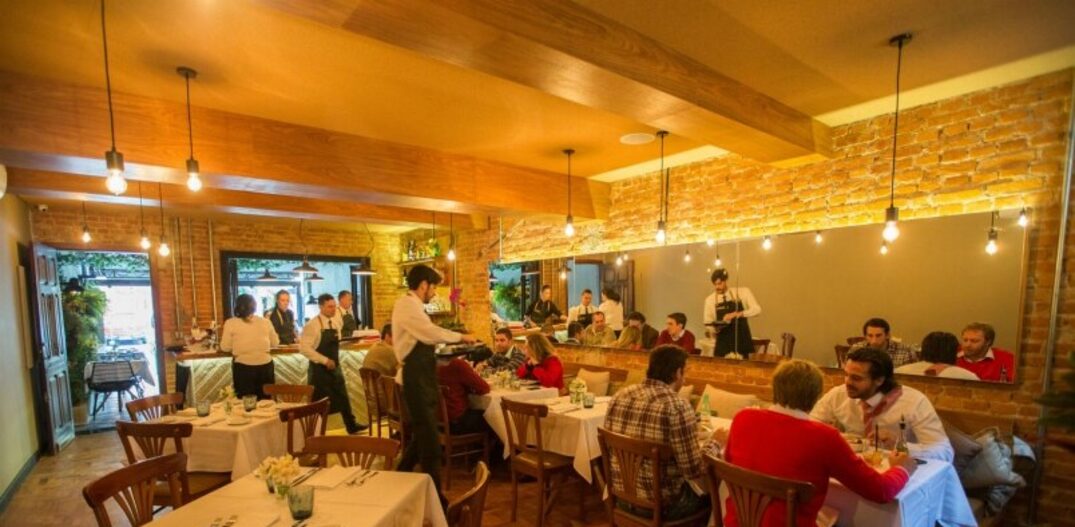 Salão do restaurante Più, em Pinheiros. Foto: Tiago Queiroz|Estadão