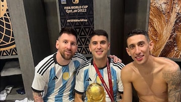 Messi, Palacios e Di Maria. Foto: Exequiel Palacios via Instagram