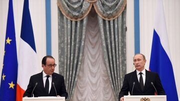 Hollande e Putin anunciam cooperação na luta contra o Estado Islâmico. Foto: STEPHANE DE SAKUTIN|AP