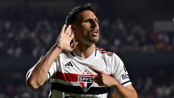 Sao Paulo's forward Jonathan Calleri celebrates after scoring a goal during the Copa Sudamericana group stage second leg football match between Brazil's Sao Paulo and Colombia's Deportes Tolima at Morumbi Stadium in Sao Paulo, Brazil, on June 8, 2023. (Photo by NELSON ALMEIDA / AFP). Foto: Nelson Almeida/ AFP