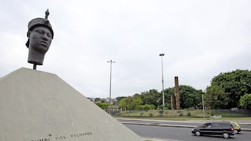 Monumento em homenagem a Zumbi dos Palmares na Avenida Presidente Vargas, na região central do Rio de Janeiro. Foto: Fábio Motta/Estadão