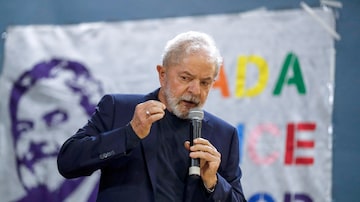 O ex-presidente Lula na quadra Sindicato dos Bancários, em São Paulo, nesta terça-feira. Foto: Sebastião Moreira/EFE