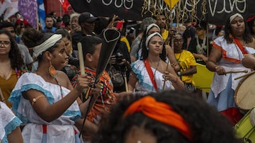 TB SAO PAULO SP 20/11/2023 METRÓPOLE - ATO PELO DIA DA CONSCIÊNCIA NEGRA - Movimentos Negros e entidades se reúnem na Av. Paulista, em São Paulo, em ato pelo dia da Consciência Negra. FOTO TABA BENEDICTO / ESTADAO