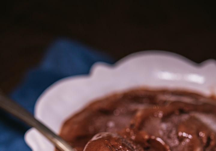 Sorvete de chocolate da chef Heloisa Bacellar.