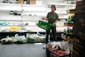 Chineses lotam supermercados de Pequim temendo confinamento por surto de covid