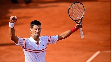 Djokovic passa sem sustos por Cuevas e avança à terceira rodada de Roland Garros. Foto: Martiu Bureau/AFP