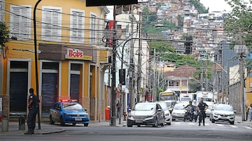 Comércio fechado na Tijuca durante operação policial. Foto: FABIO MOTTA/ESTADAO